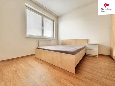 Chambre; parquet, lumière naturelle