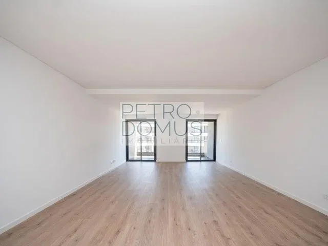 Salon; parquet, lumière naturelle