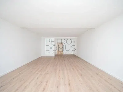 Autre; parquet, lumière naturelle