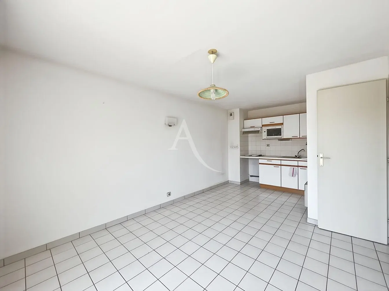 Cuisine; carrelage, électroménager