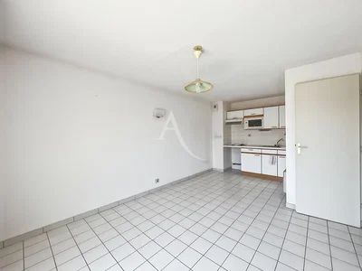 Cuisine; carrelage, électroménager