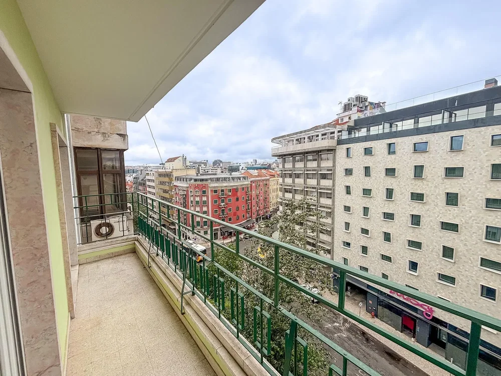 Balkon; razgled, naravna svetloba