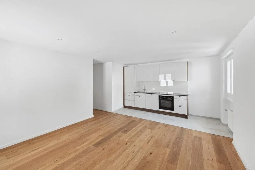 Salon; parquet, lumière naturelle, rénové