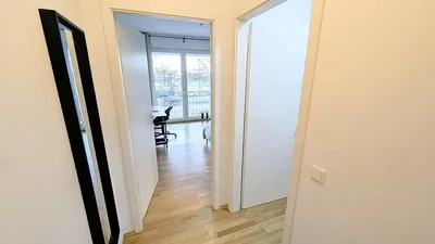 Kamer; houten vloer, natuurlijk licht