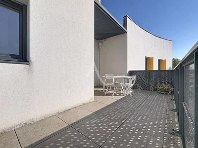 Terrasse; fliesenboden, tageslicht