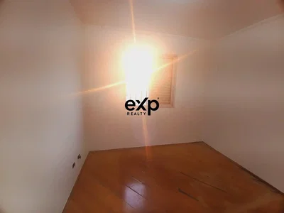 Chambre; lumière naturelle, parquet