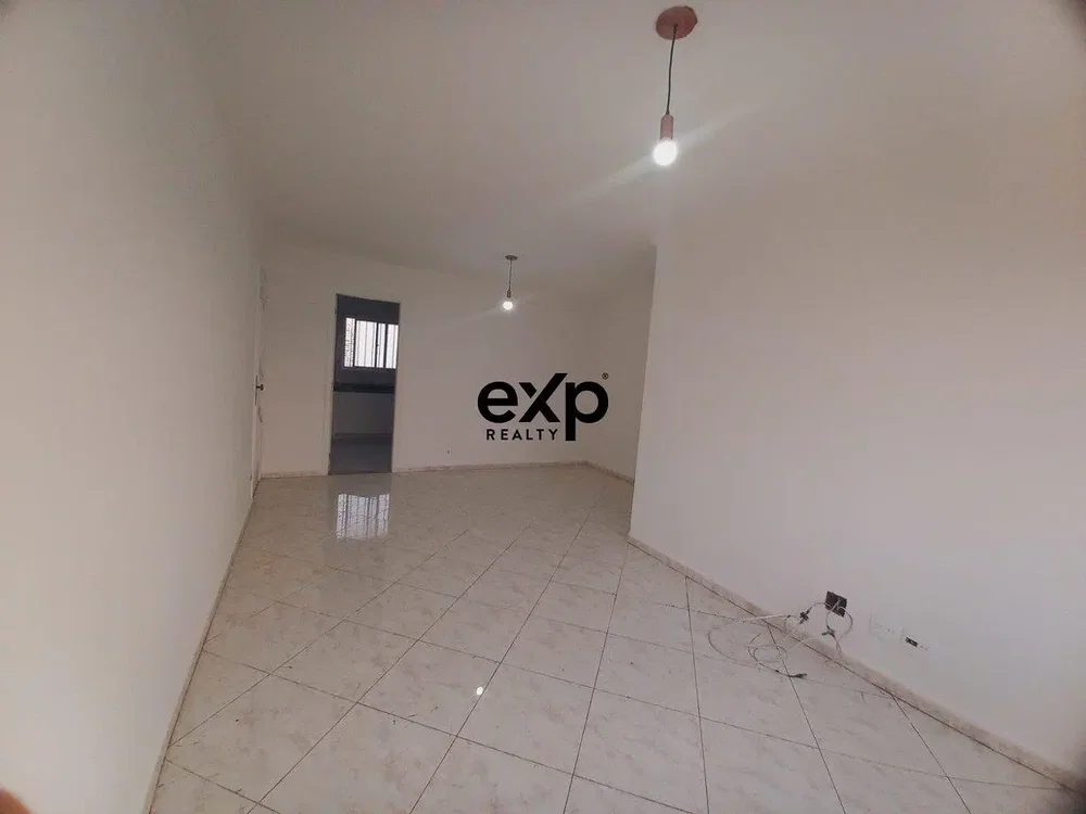 Autre; carrelage, nécessite rénovation