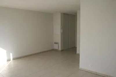Autre; carrelage, lumière naturelle