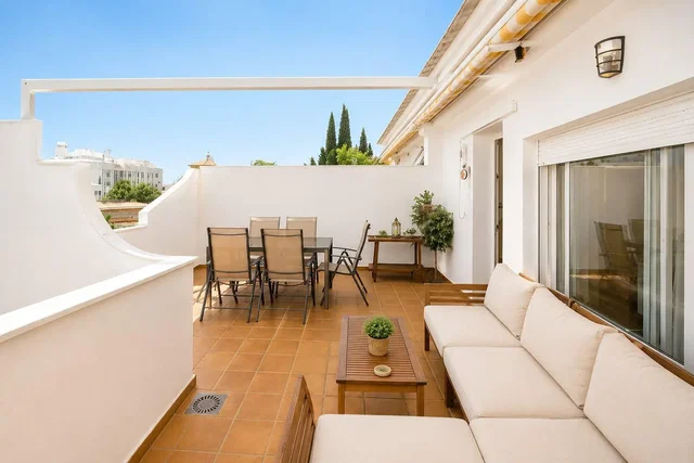 Terrasse; fliesenboden, blick, tageslicht