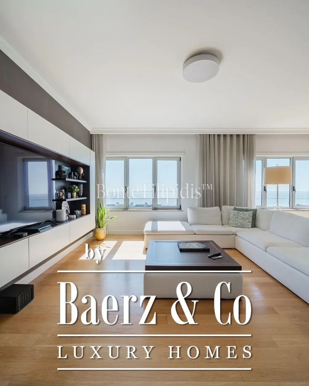 Wohnzimmer; blick, holzboden, tageslicht, moderner stil