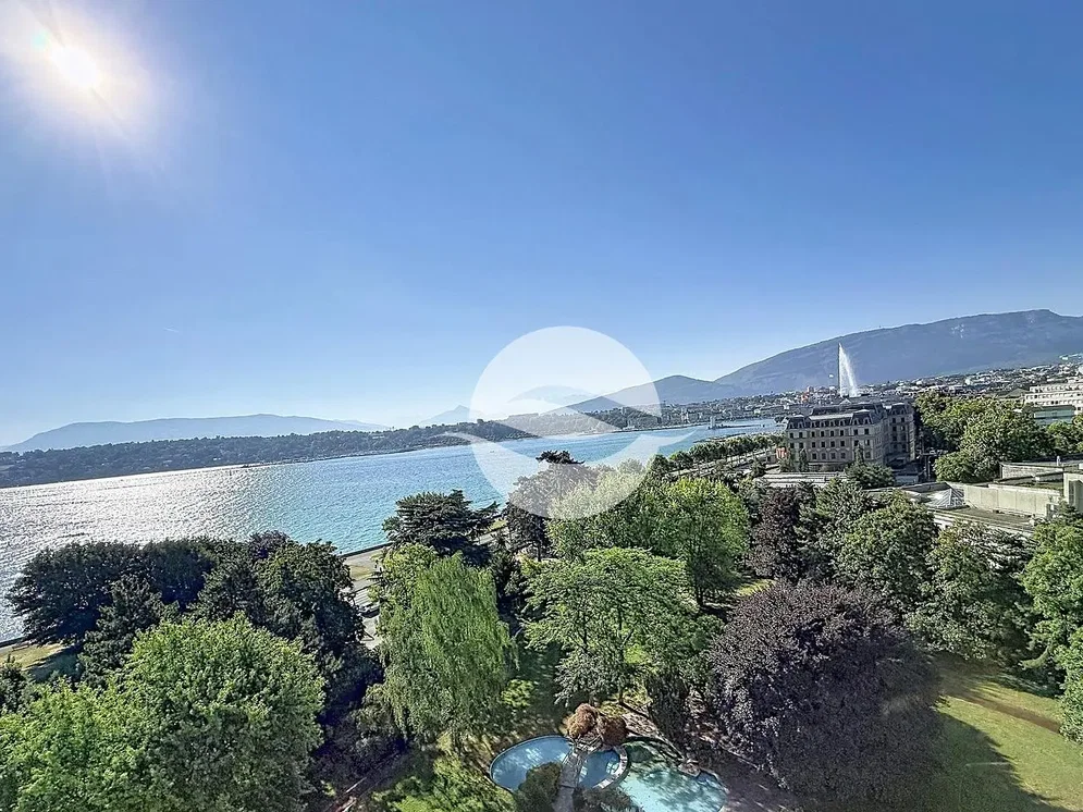 Maison et environs; vue, lumière naturelle