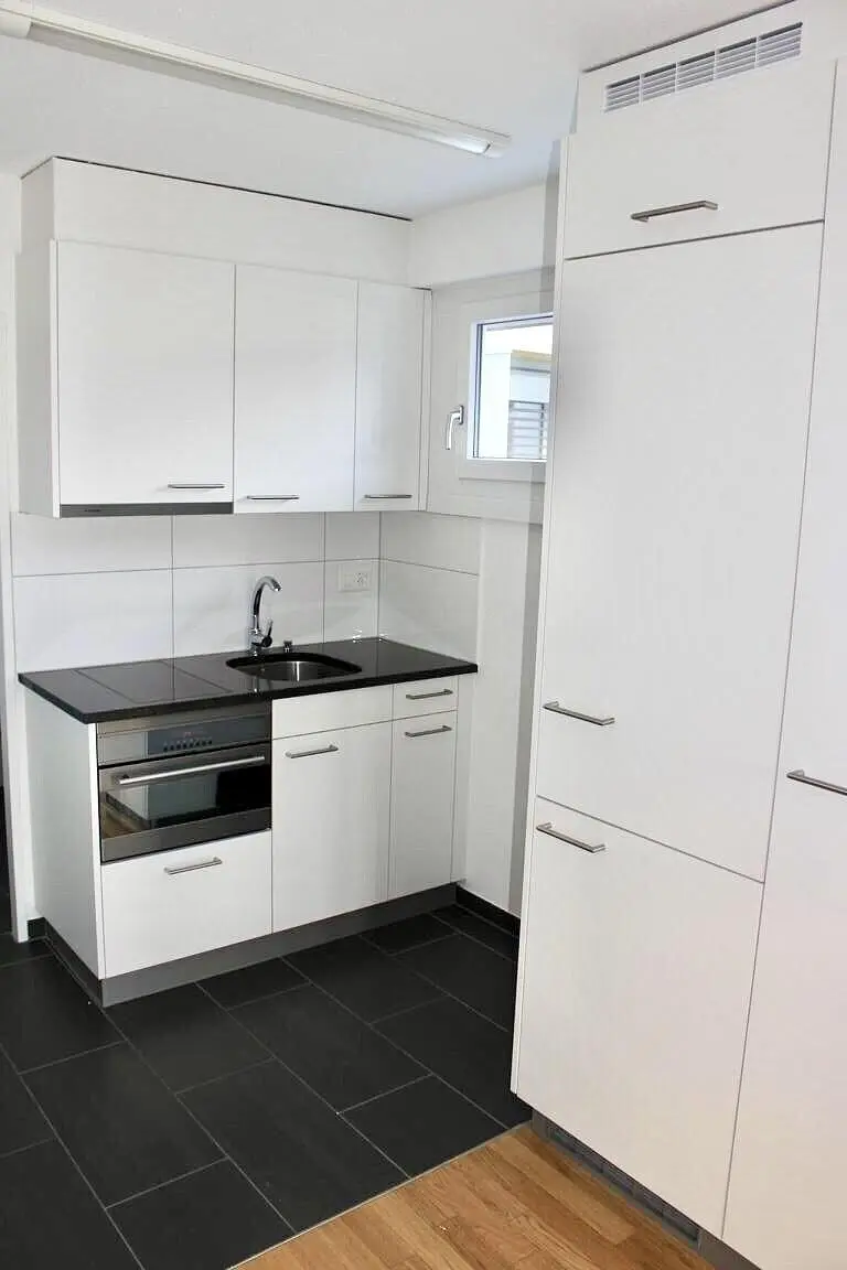 Cuisine; électroménager, carrelage, parquet