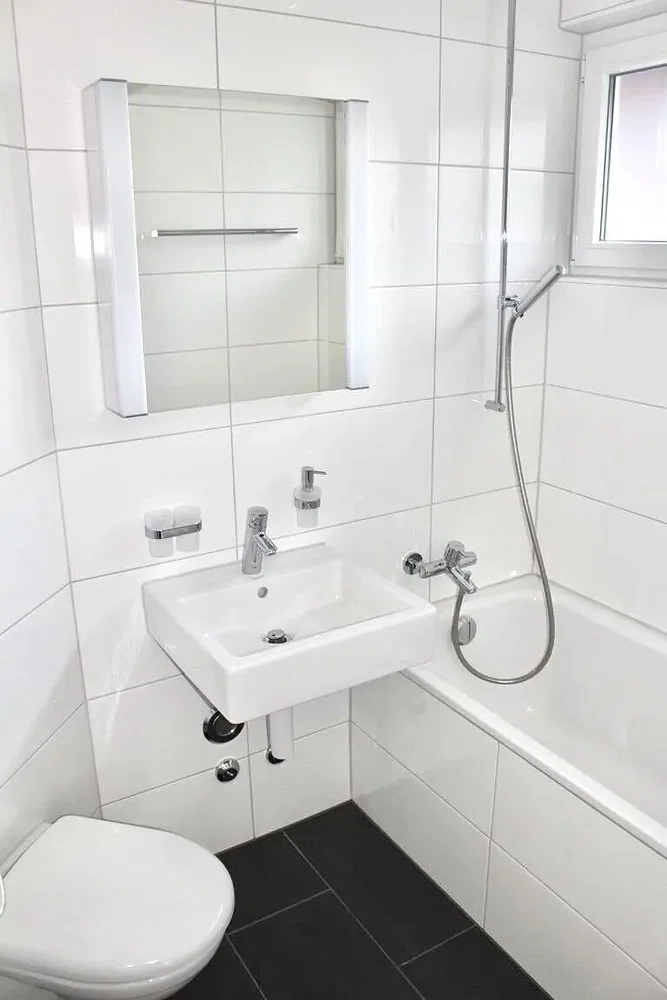 Salle de bain; carrelage, lumière naturelle
