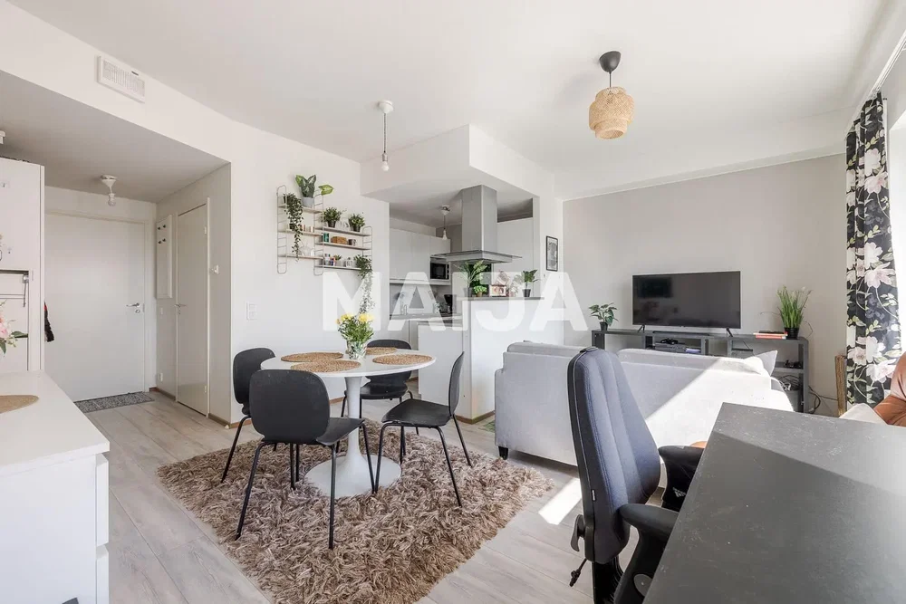Salon; lumière naturelle, parquet, style moderne