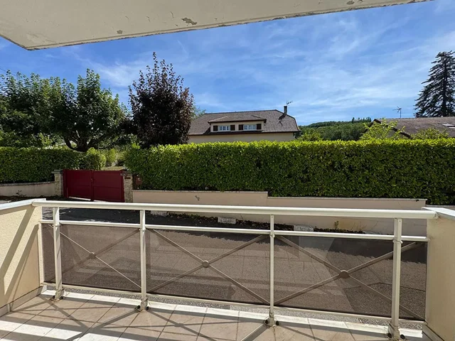 Balkon; fliesenboden, blick, tageslicht