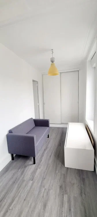 Salon; lumière naturelle, carrelage