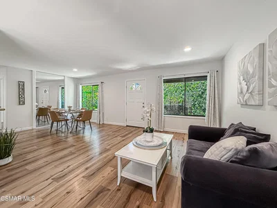Salon; parquet, lumière naturelle