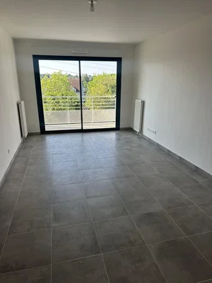 Overig; tegelvloer, natuurlijk licht, uitzicht