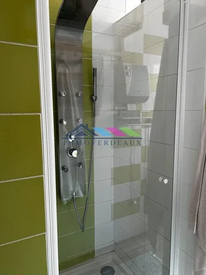 Toalet; pločice, renoviran, prirodno svjetlo