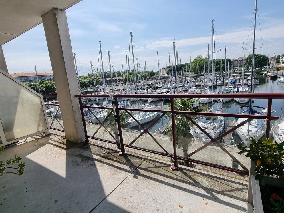 Balkon; pogled, prirodno svjetlo