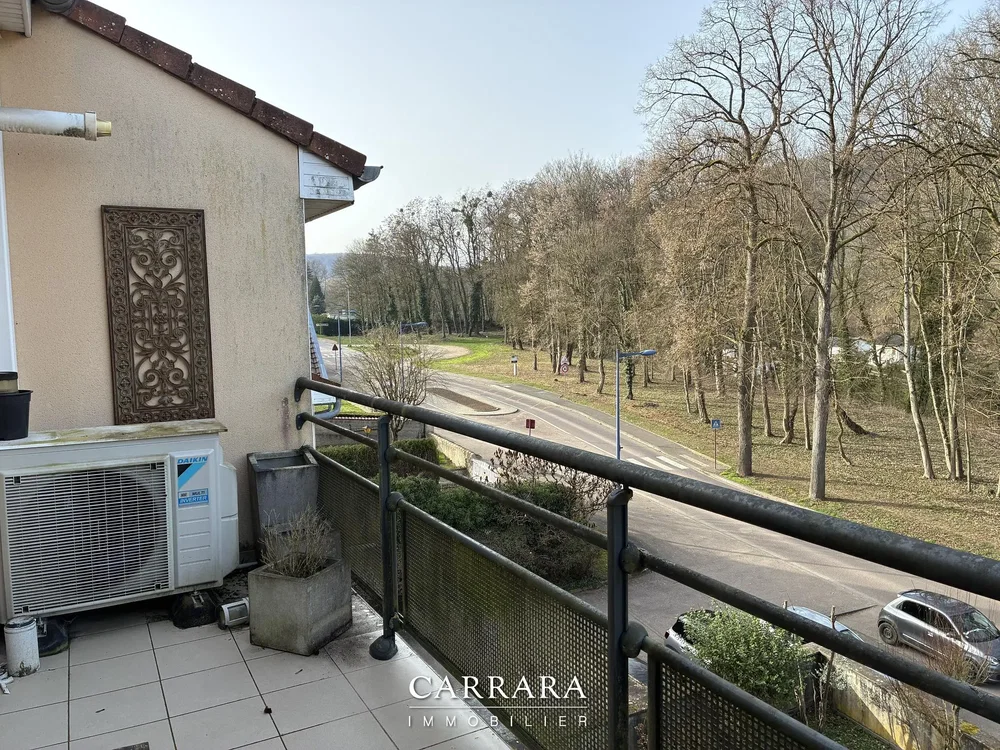 Balkon; pogled, prirodno svjetlo