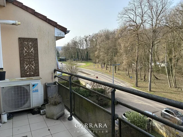 Balkon; pogled, prirodno svjetlo