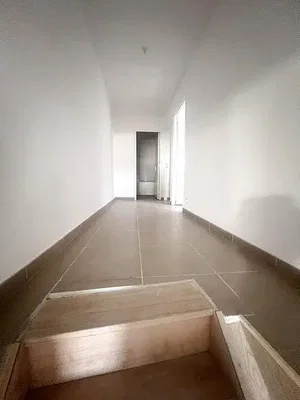 Ostalo; pločice, prirodno svjetlo
