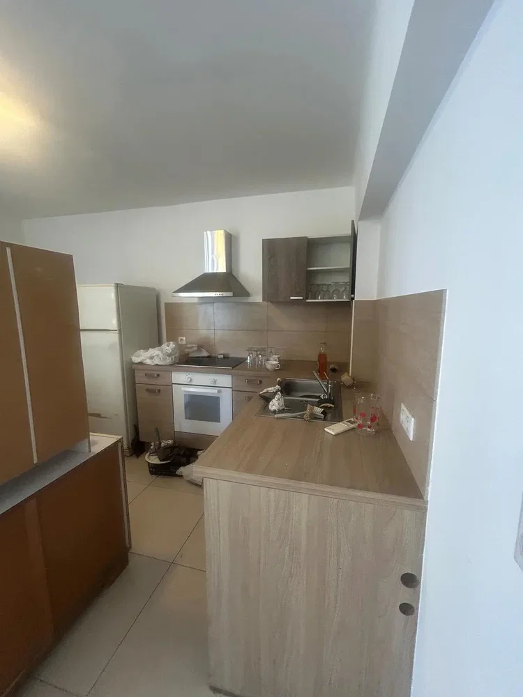 Kuchyňa; dlažba, kuchynské spotrebiče, potrebná rekonštrukcia