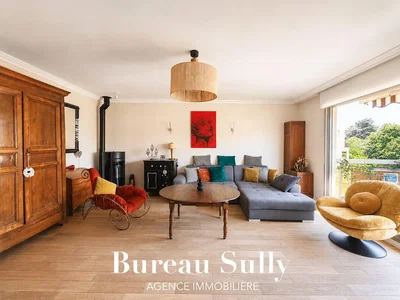 Wohnzimmer; holzboden, tageslicht, moderner stil