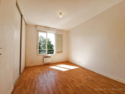 Chambre; parquet, lumière naturelle
