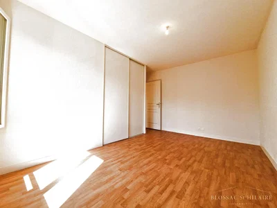 Chambre; parquet, lumière naturelle