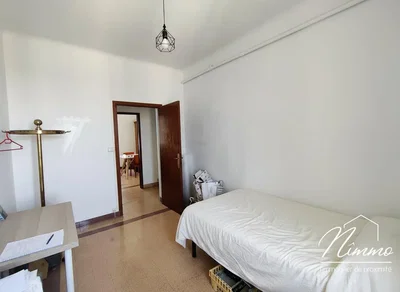 Spavaća soba; prirodno svjetlo, drveni pod