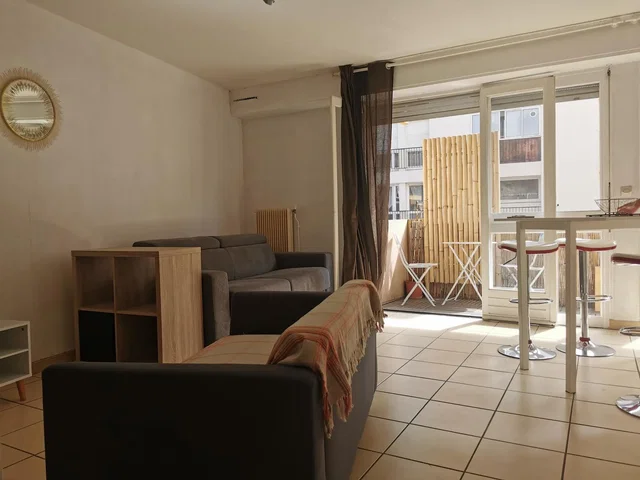 Dnevna soba; prirodno svjetlo, pločice