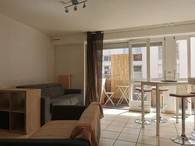 Dnevna soba; prirodno svjetlo, pločice