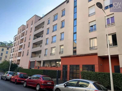 Casa y alrededores