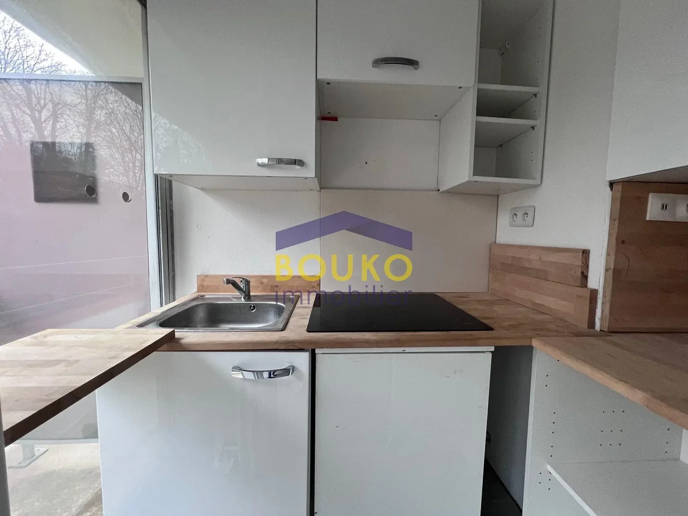Kuhinja; kuhinjski aparati, prirodno svjetlo