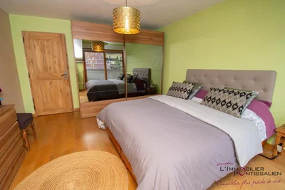 Bedroom; wood floor, natural light