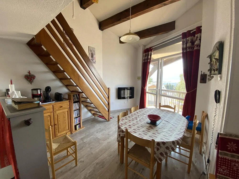 Salle à manger; parquet, lumière naturelle