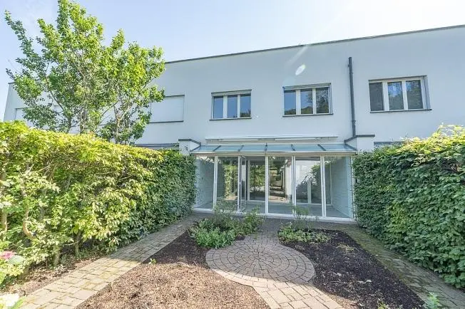 Maison et environs; lumière naturelle, rénové