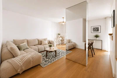 Salon; lumière naturelle, parquet