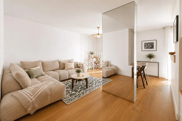Salon; lumière naturelle, parquet