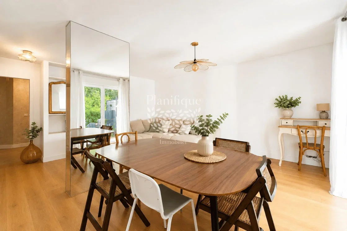 Living room; natural light, modern style
