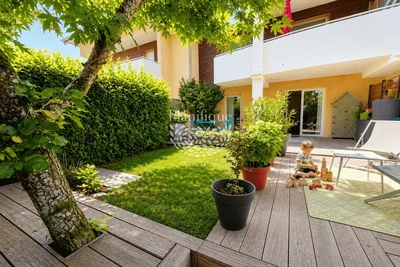 House and surroundings; natural light, wood floor