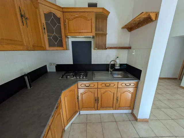 Kitchen; tile floor, kitchen appliances