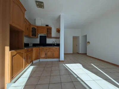 Cuisine; carrelage, lumière naturelle