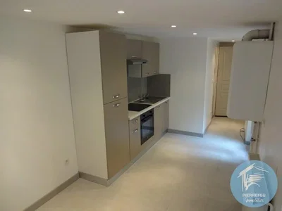 Cucina; elettrodomestici, luce naturale, ristrutturato