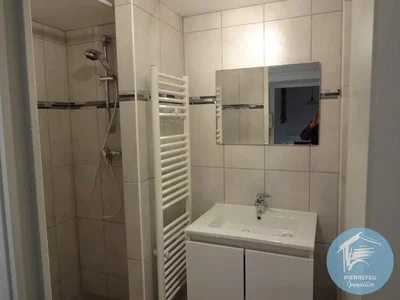 Bagno; pavimento in piastrelle, ristrutturato, luce naturale