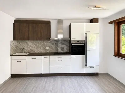 Kuhinja; kuhinjski aparati, pločice