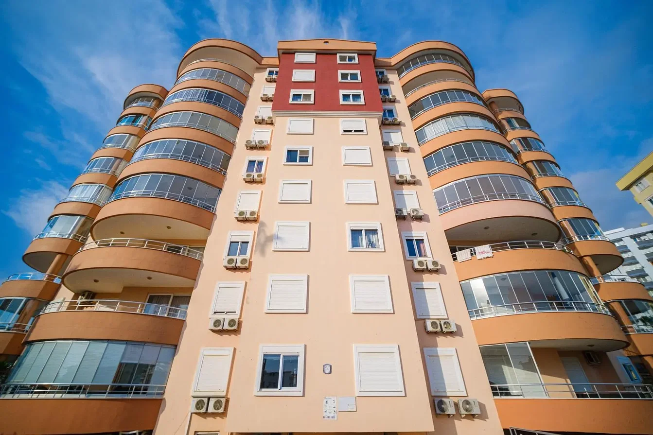 Casa y alrededores; vista