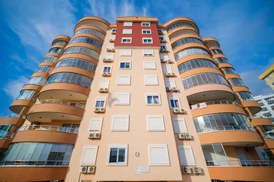 Casa y alrededores; vista